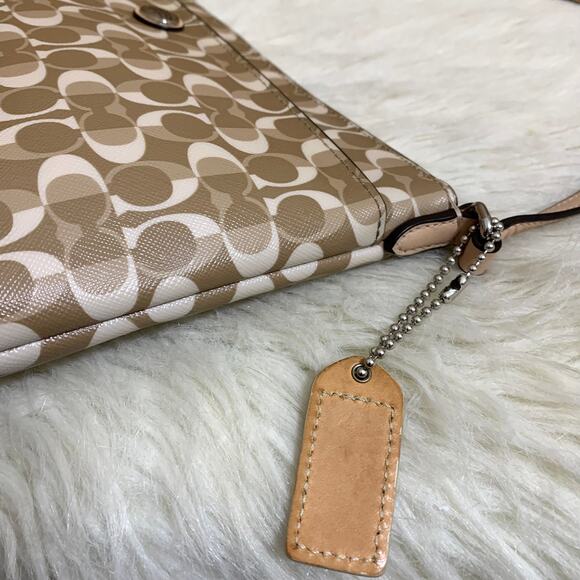 COACH Light Khaki/Beige PEYTON DREAM C Signature PVC EW Swing Pack XBody F51364 - Picture 6 of 16